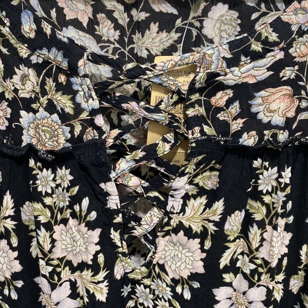 American Eagle Outfitters Bohemian Floral Bell Sleeve Blouse XS NWT Bin P - Picture 6 of 9